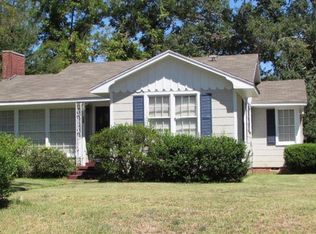 221 Field St, Center, TX 75935