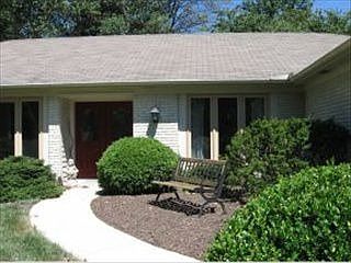 2nd image of 1811 E Hyde Park Cir