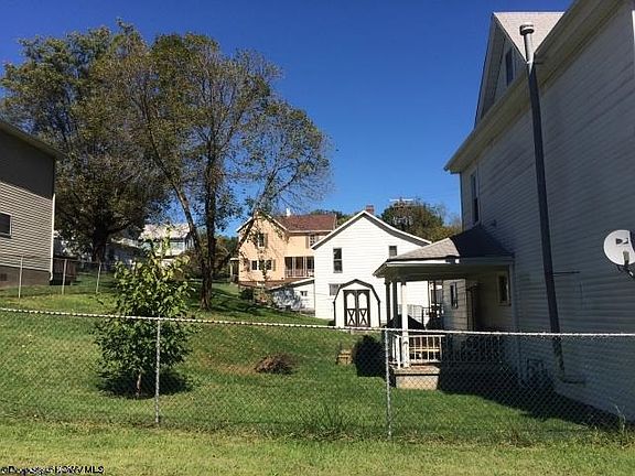 3rd image of 517 E Brockway Ave