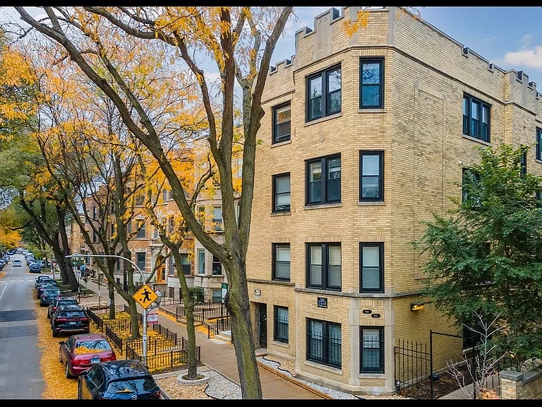 648.5 W Roscoe St #3N — Photo 2