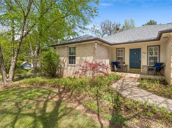 2922 E Whippoorwill Ln, Fayetteville, AR 72701