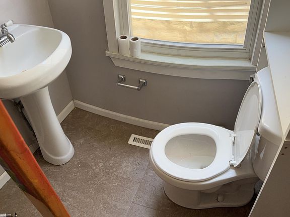 Bathroom and washer and dryer hookups