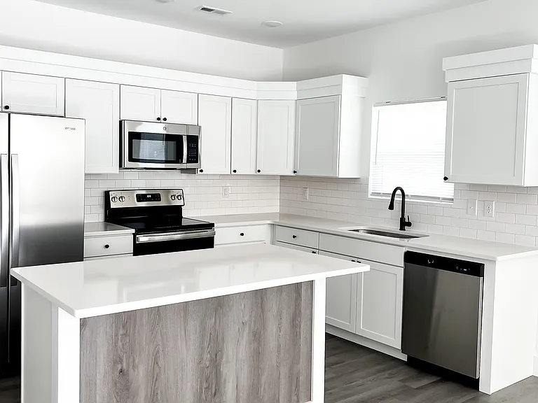 634 W Fairmont Ave — Photo 6