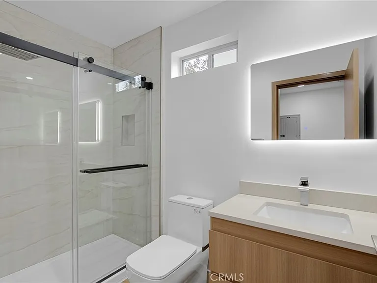 5224 1/2 Strohm Ave — Photo 14