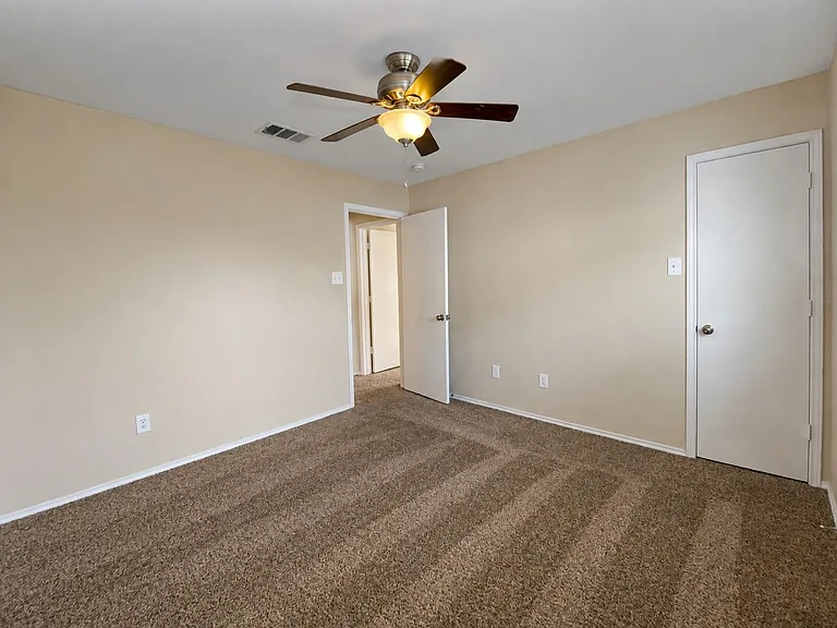 525 Eagles Nest Cv — Photo 41