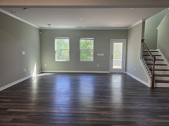 2nd image of 2101 Caen St