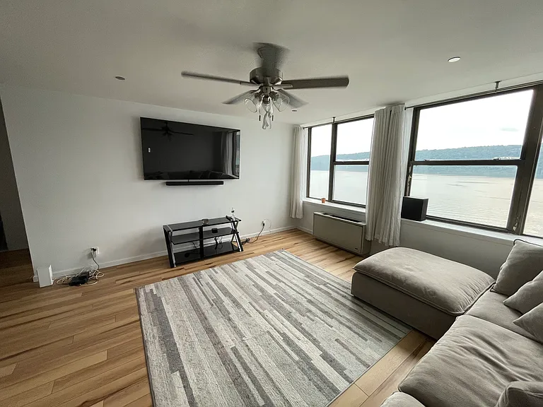 23 Water Grant St #8C — Photo 5