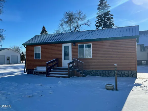 223 Florence St S, Streeter, ND 58483