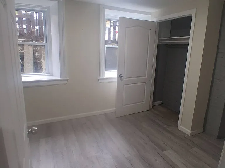 136 Johnston St — Photo 5