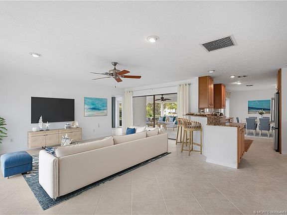 5th image of 1559 SW Dyer Point Rd