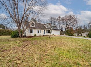 384 Forest Hills Rd, Springfield, MA 01128