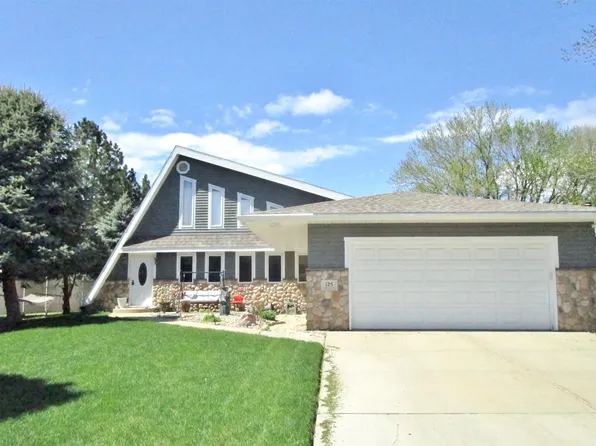 125 Oakmont Dr, South Sioux City, NE 68776