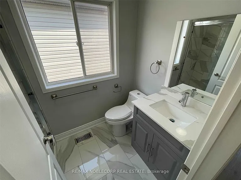 14 Cordgrass Cres — Photo 13