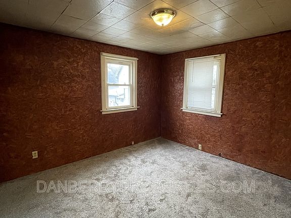 4th image of 108 Taft Blvd #C