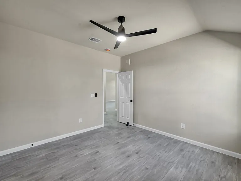 106 Harbor Court Dr — Photo 30