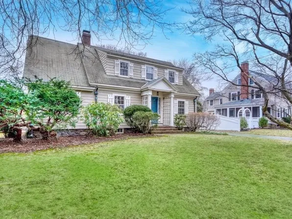 44 Cabot St, Winchester, MA 01890