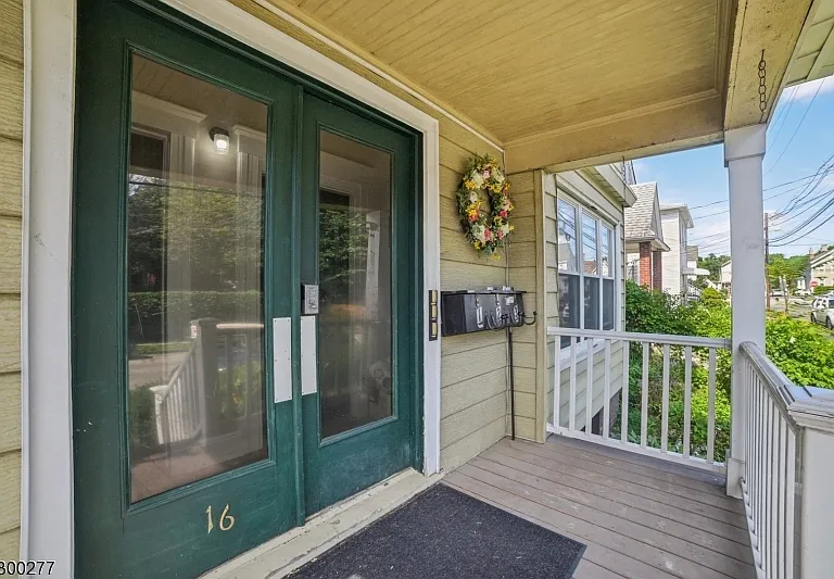 16 Henry St #2 — Photo 1