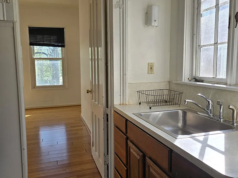 702 Madison Ave #3 — Photo 8