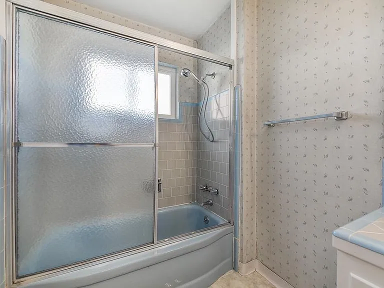 1302 Frances Dr — Photo 12