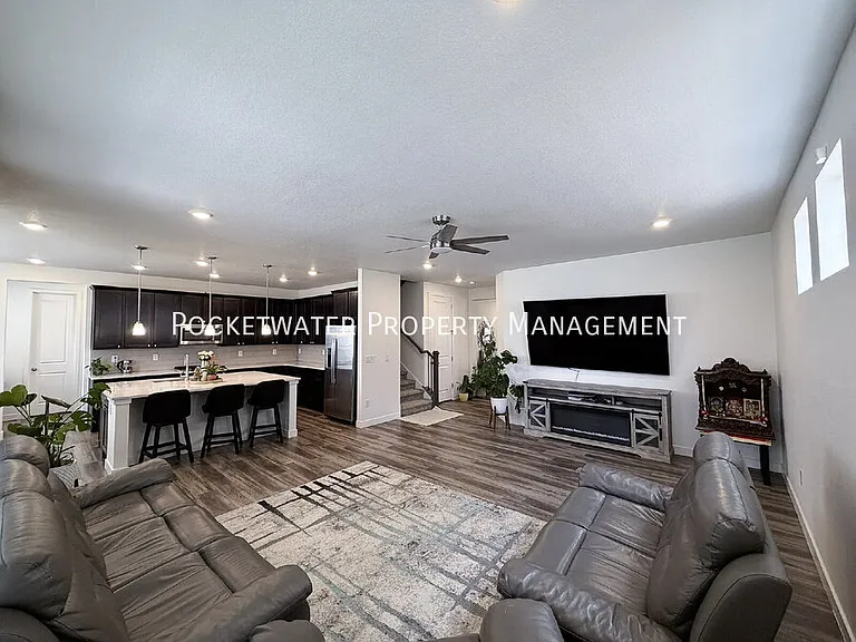 1856 Meagan Way — Photo 7