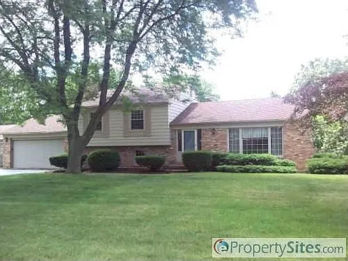 2515 Redwood Dr photo 1