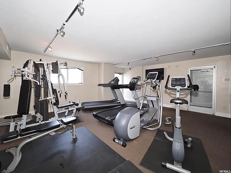 230 E Broadway St #804 — Photo 20