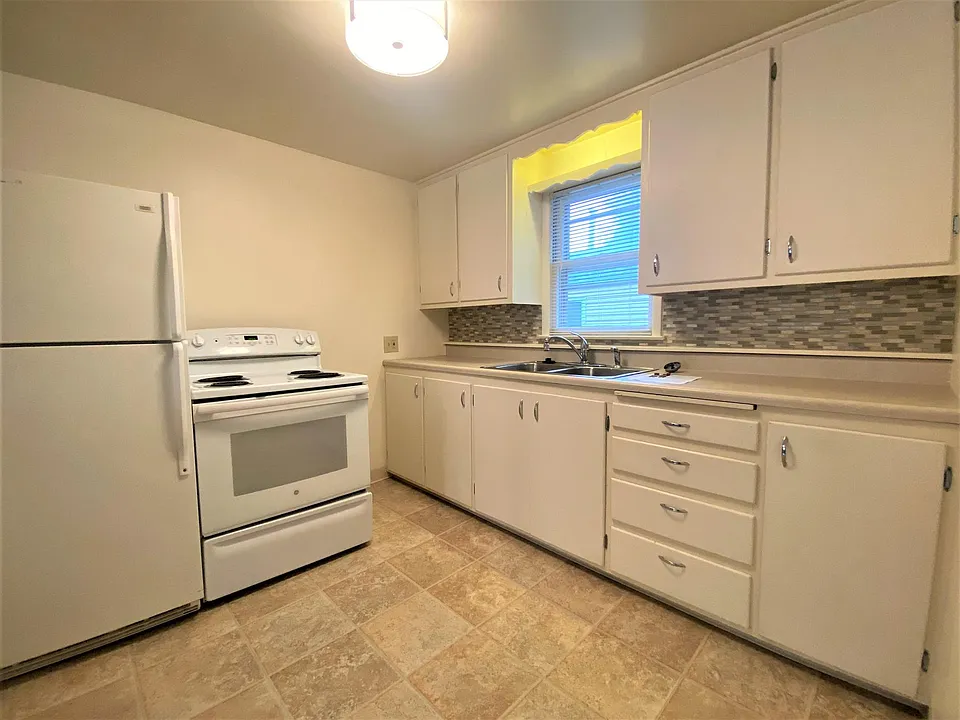 701 E Myrtle St #709