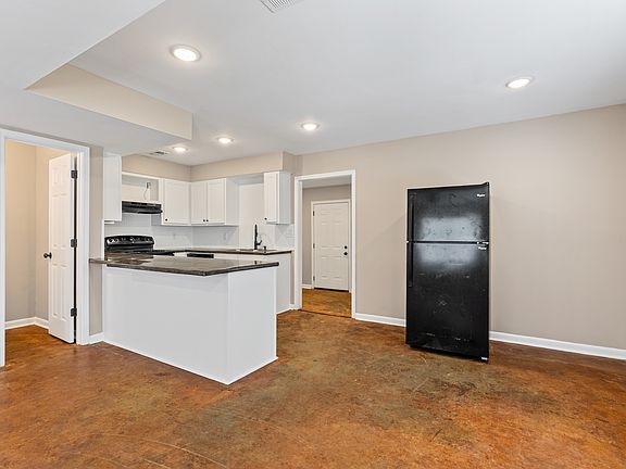 5th image of 240 Josh St