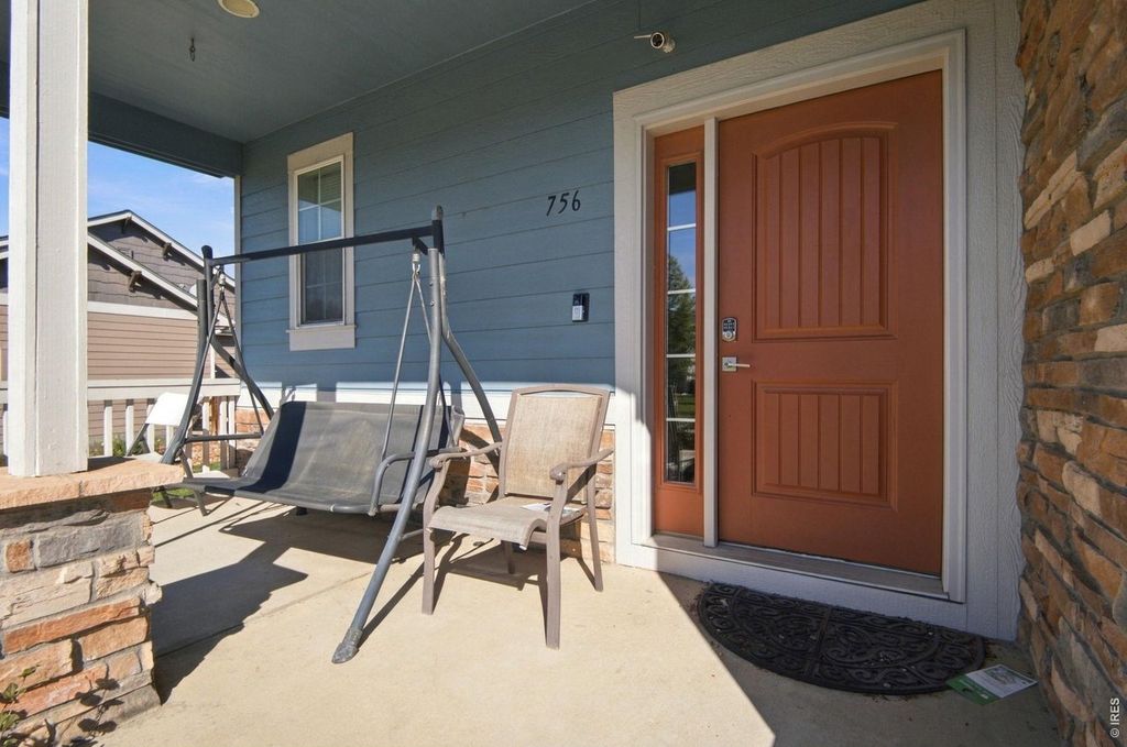756 Vista Grande Cir