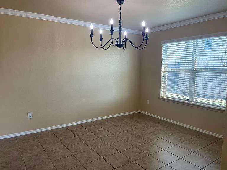 2804 Hector Dr — Photo 5