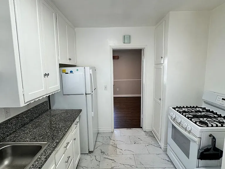 2444 Pacific Ave — Photo 22