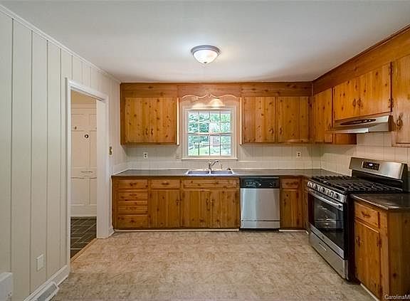 2nd image of 2223 Highlawn Dr