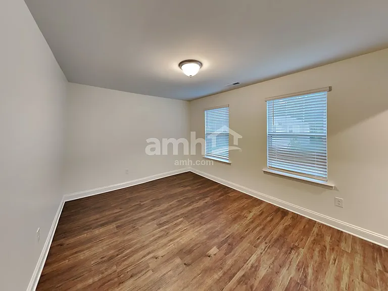 1009 Noah Ct — Photo 20