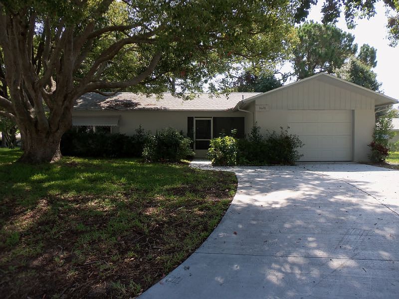 1st image of 1628 Heather Pl