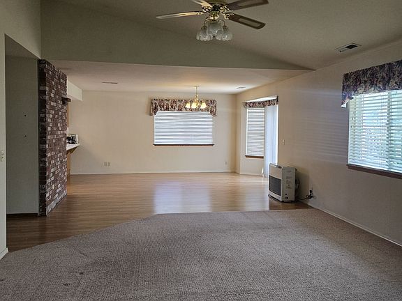 5th image of 410 Sierra St