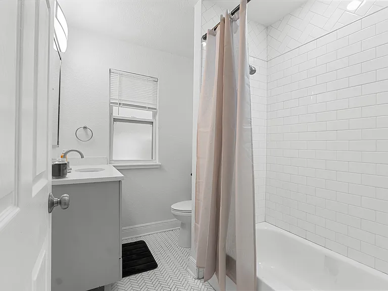 210 E Cluster Ave — Photo 6