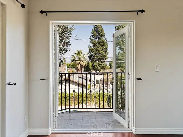 406 N Fairview St — Photo 41