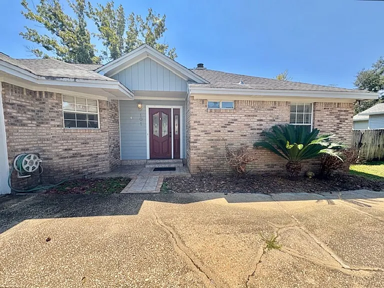 101 Meadow Woods Ln — Photo 5