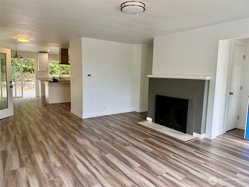 3rd image of 3252 Herren Avenue