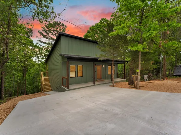 15985 Hickory Dr, Rogers, AR 72756