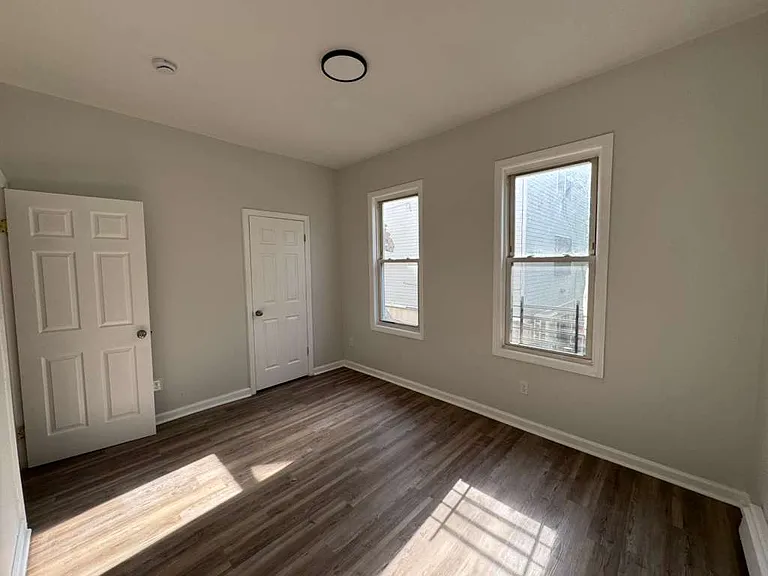 140 Johnson Ave #1 — Photo 5