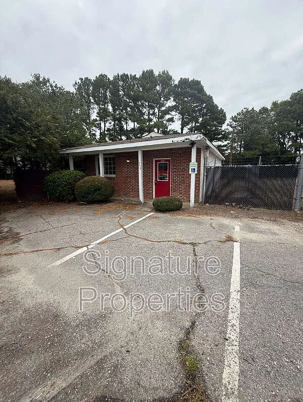 Studio, 1.0 bath, 945 sqft, $2,100 — Photo 1