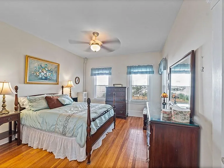 Larger bedroom, with two closets