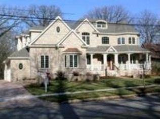 721 E Gartner Rd, Naperville, IL 60540