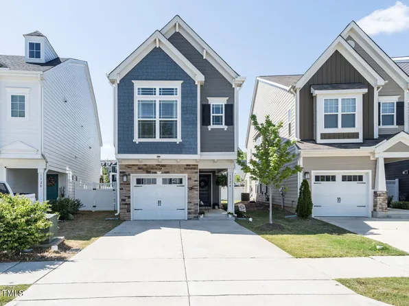 1324 Brown Velvet Ln, Apex, NC 27523