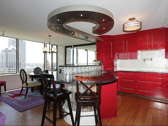 5th image of 929 N Astor St Unit 406
