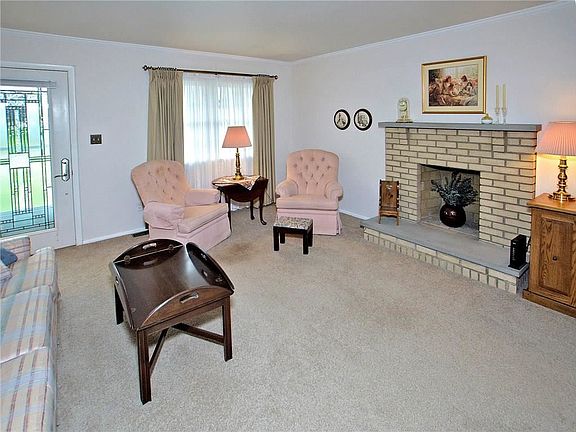 3rd image of 9918 Deerfield Dr