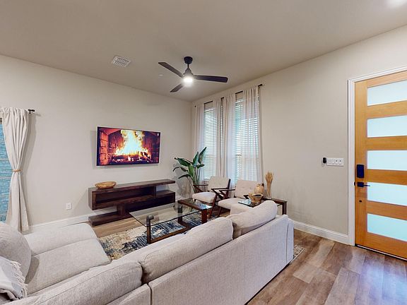 4th image of 7500 Palisades Dr