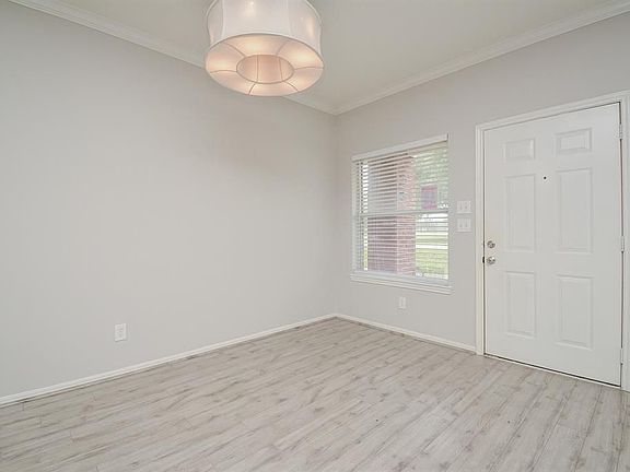 2nd image of 3826 Shire Valley Dr