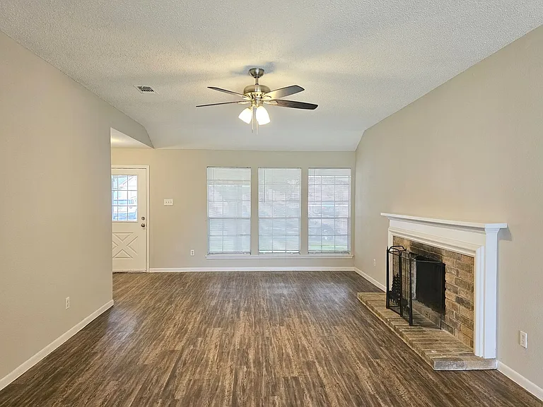 6103 Wolfboro Dr — Photo 7